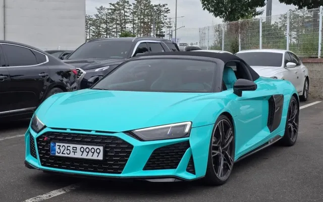 인천중고차직거래사이트 R8 (4S) 5.2 V10 퍼포먼스 스파이더 매물 사진 16 - 2022/04 25,941km